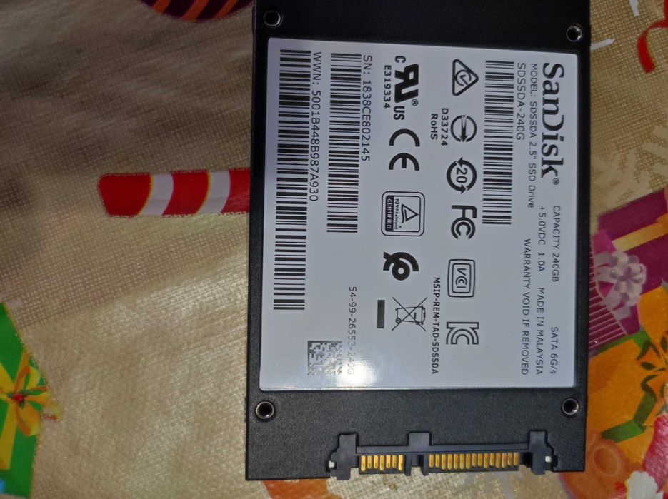 Asrock z270  I7 7700 DDR4 3000 32GB RGB SURSA  750W CS750 Corsair