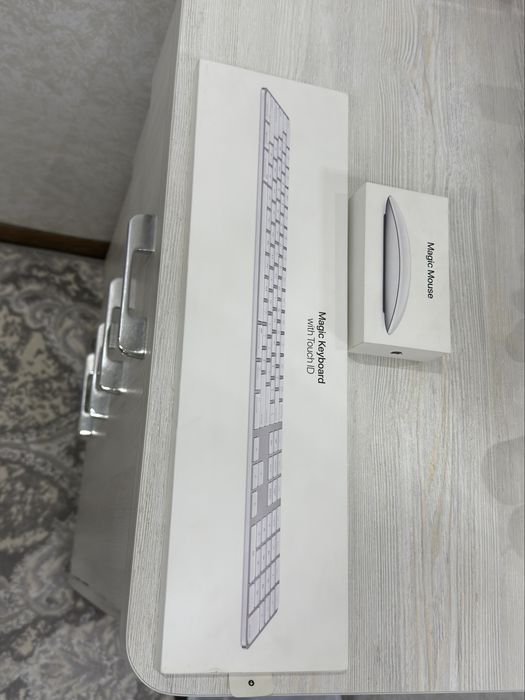 Apple magic keyboard with Touch ID & magic mouse 2