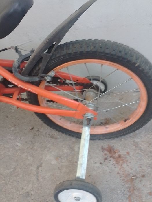 Bicicletă pt copi 3/5ani  f bună