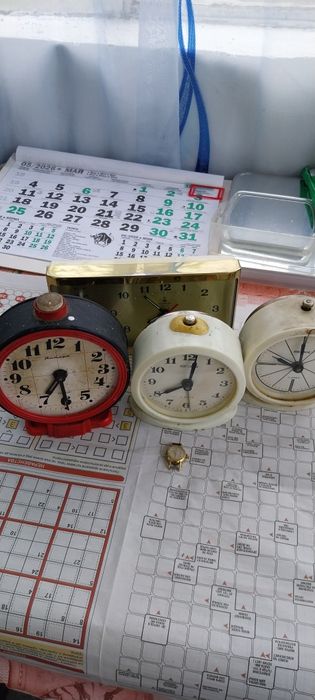 Продават се ретро часовници за профилактика 5 броя  5 евро.