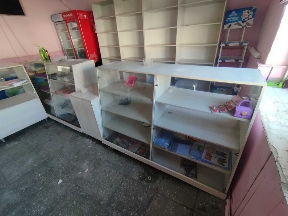 Сотув витринаси сотилади