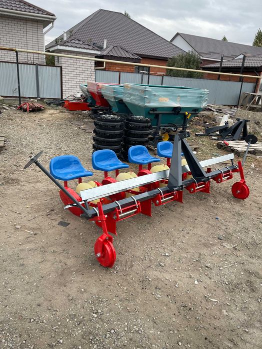 Двухрядная рассадопосадочная машина D-Pol