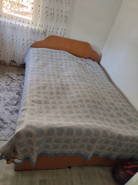 Продам Мебель кровать комод