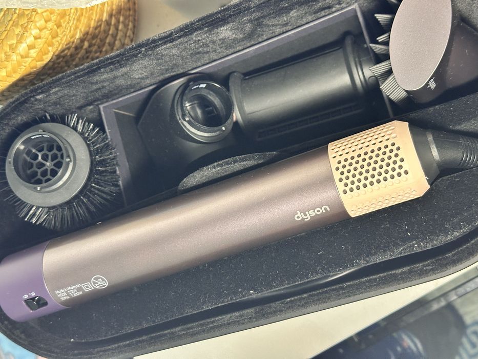 Срочно продам дайсон стайлер