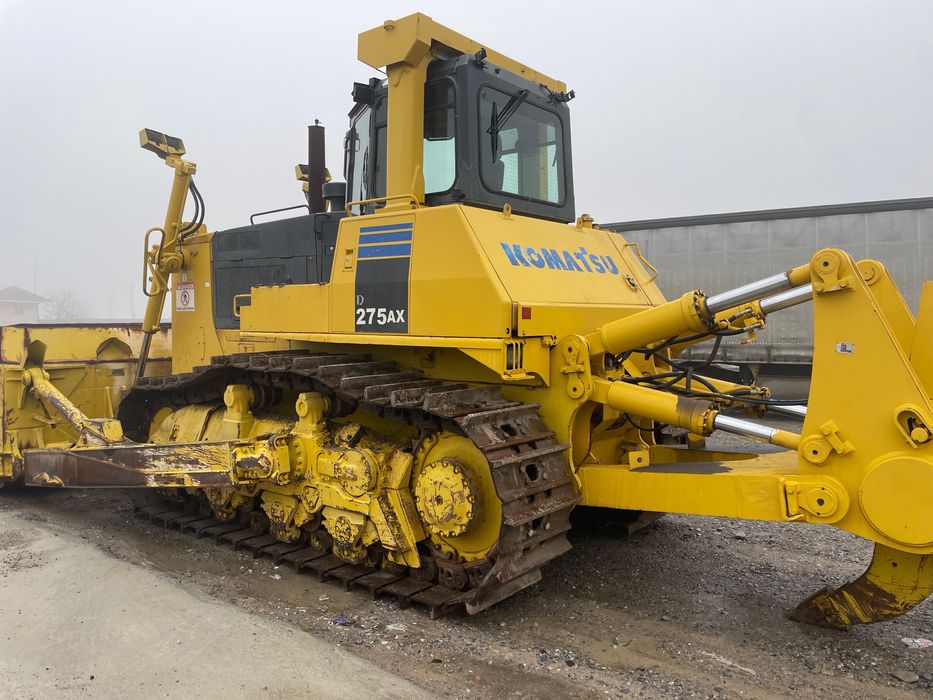 Бульдозер Komatsu 275