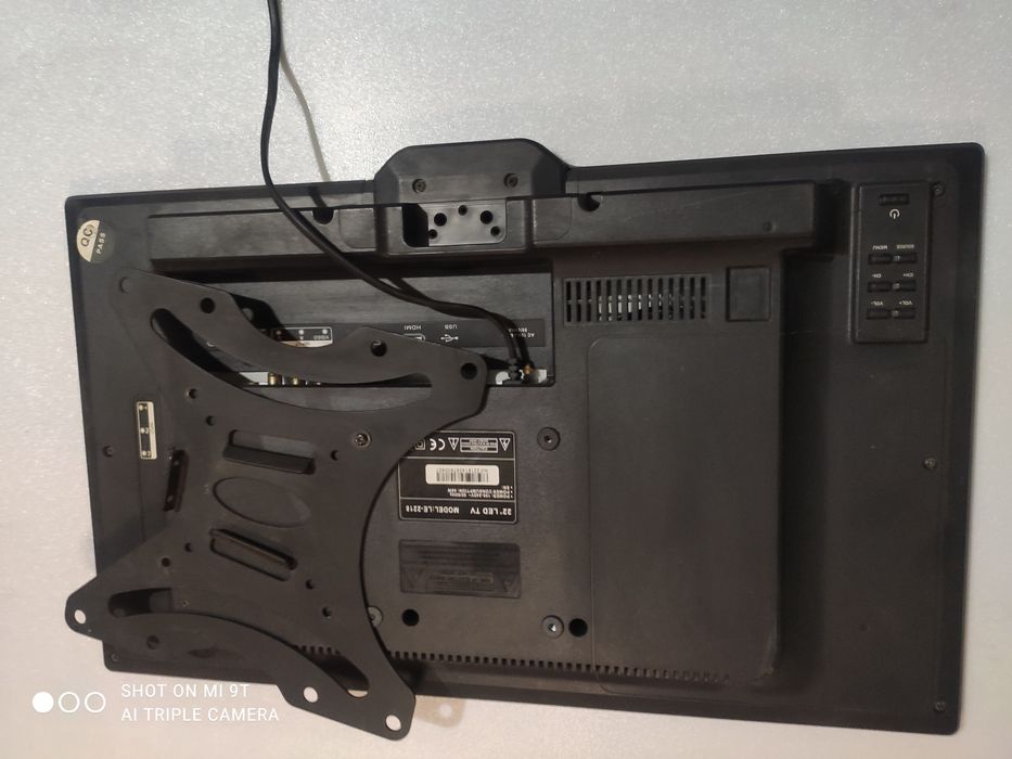 Продам маленький телевизор