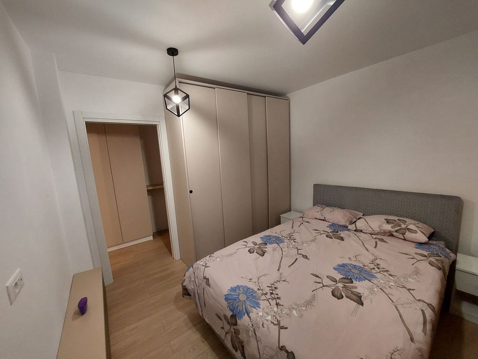 Inchiriez apartament decomandat cu 2 dormitoare in regim hotelier