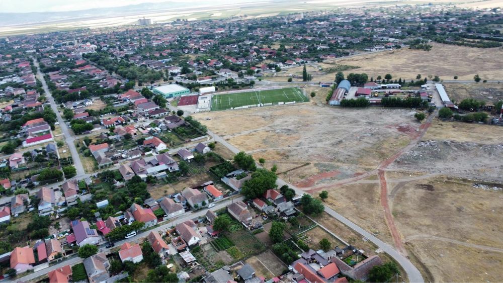 Vand teren intravilan Santana