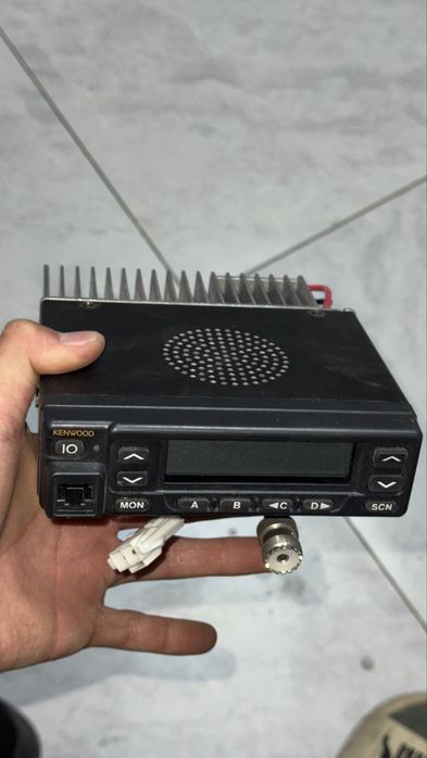 Радиостанция Kenwood