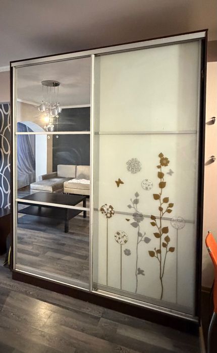 Шкаф купе Б/У с зеркалом