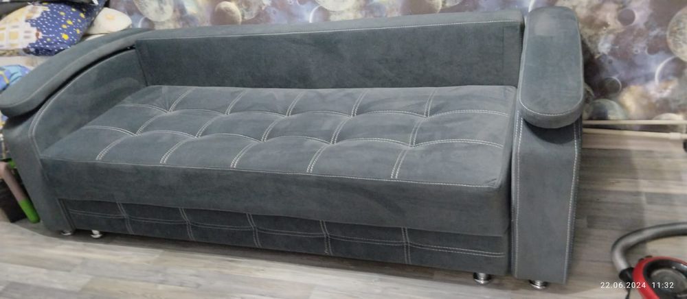 Продается Диван  в отличном состоянии