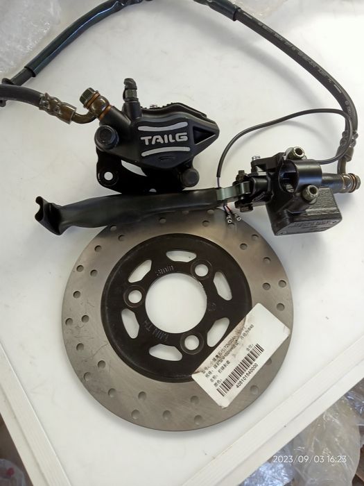 Продам тормозные диски колодки суппорта