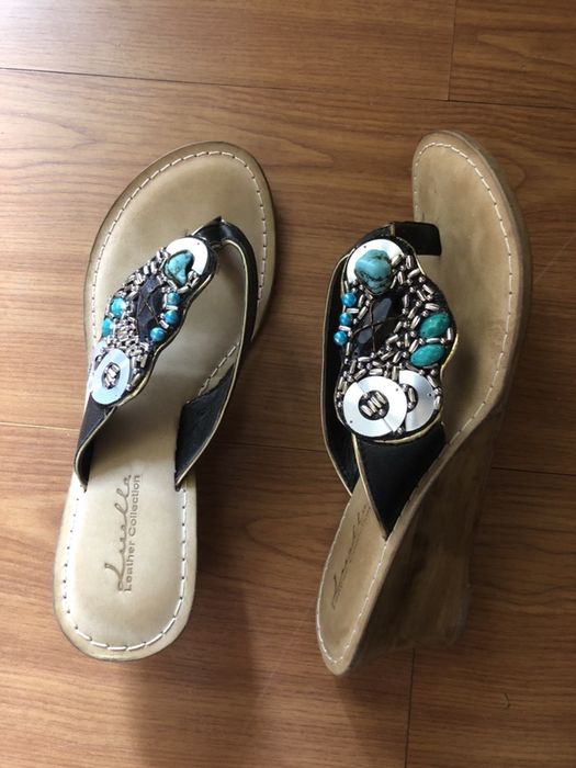 Женские босоножки