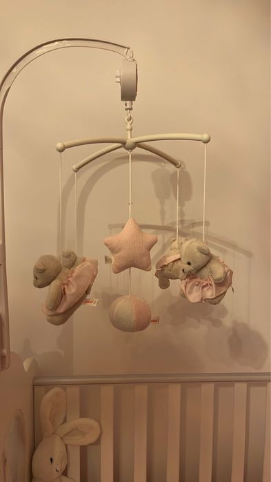 Carusel muzical pentru bebelusi cu 4 ursuleti