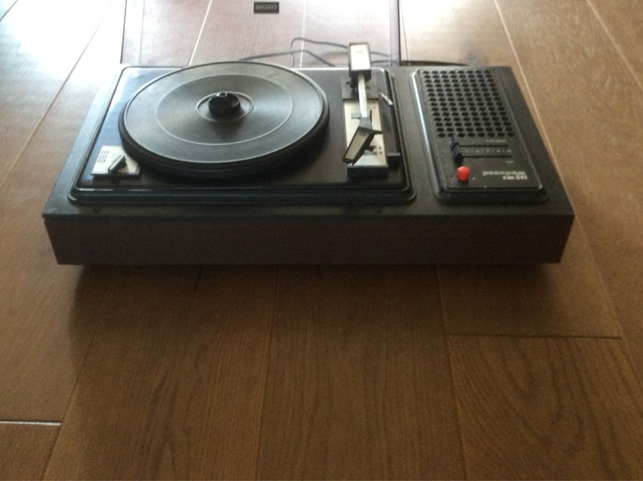 Продавам грамофон респром гм 311 (моно)