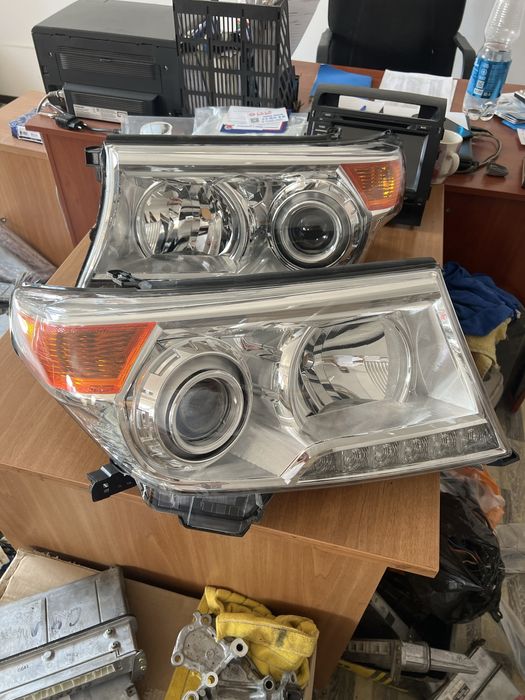 Фары Toyota Land Cruiser