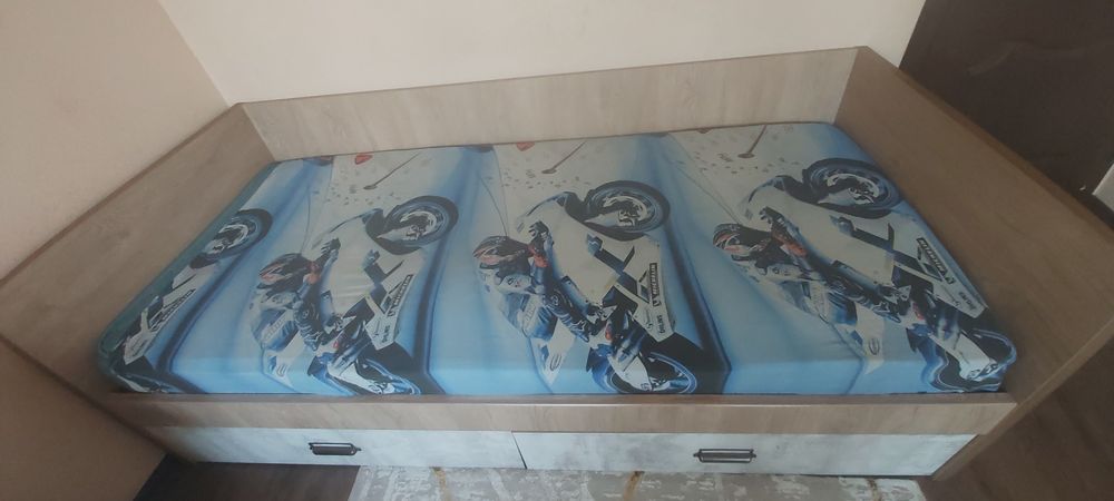 Кровать подростковая