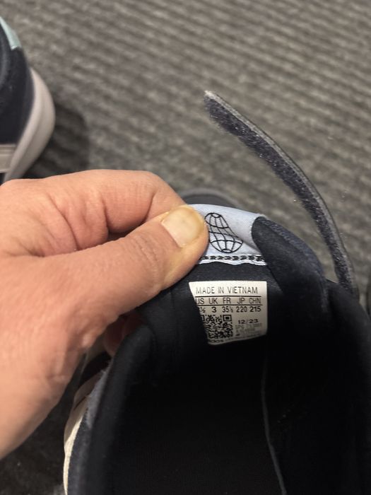 Продам детские кроссовки Adidas ( оригинал)