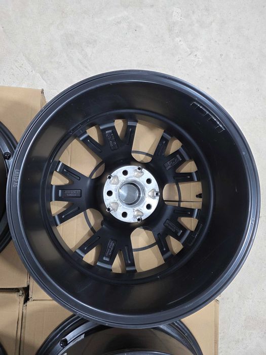Jante 18 BMW G30 G31 G20 G21 G22 G23 Audi A4 A6 Q3 5x112 et30 8J