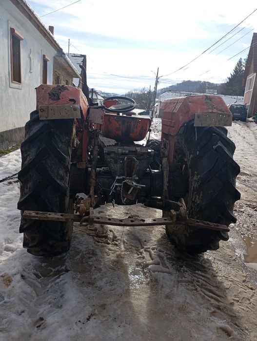Tractor de vinzare