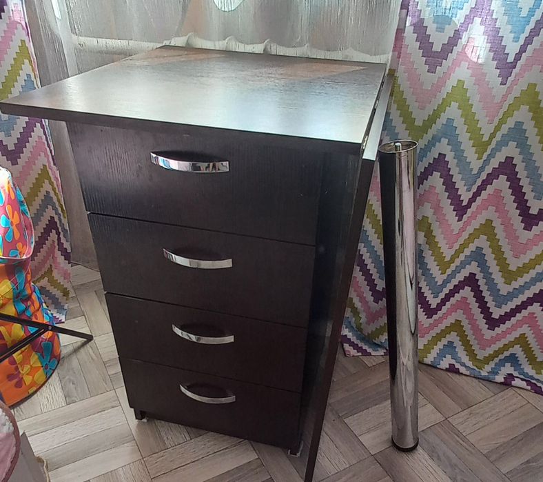 Письменный стол-тумба