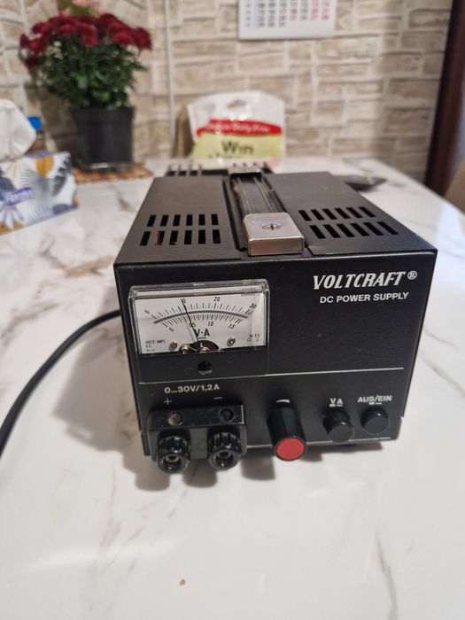 Sursa reglabila Voltcraft  0- 30v  1.2A