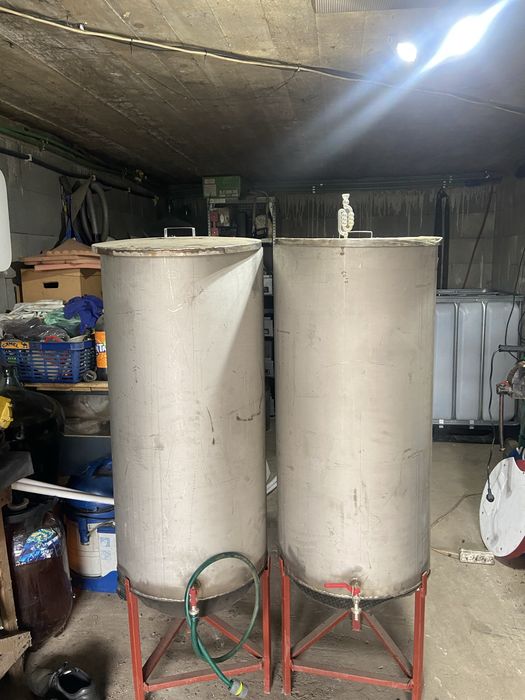 Butoi 200 litri inox cu capac , robinet si suport