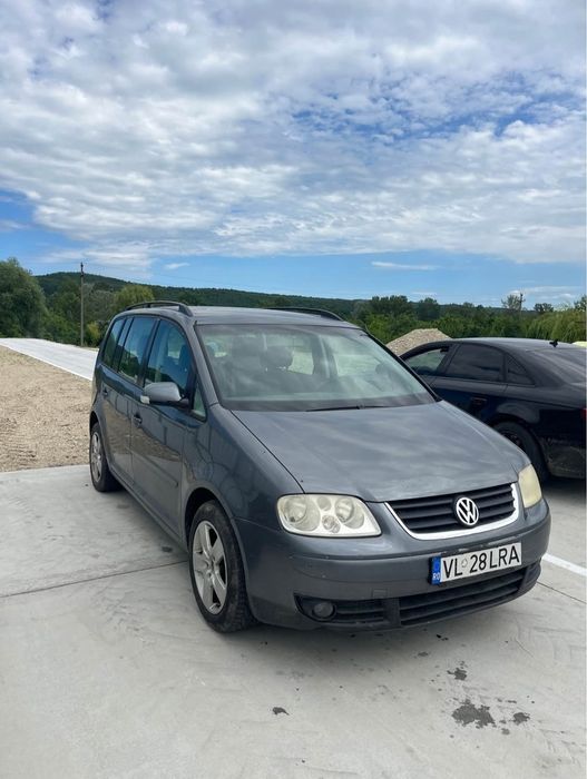 Vând vw touran 1.6 FSI