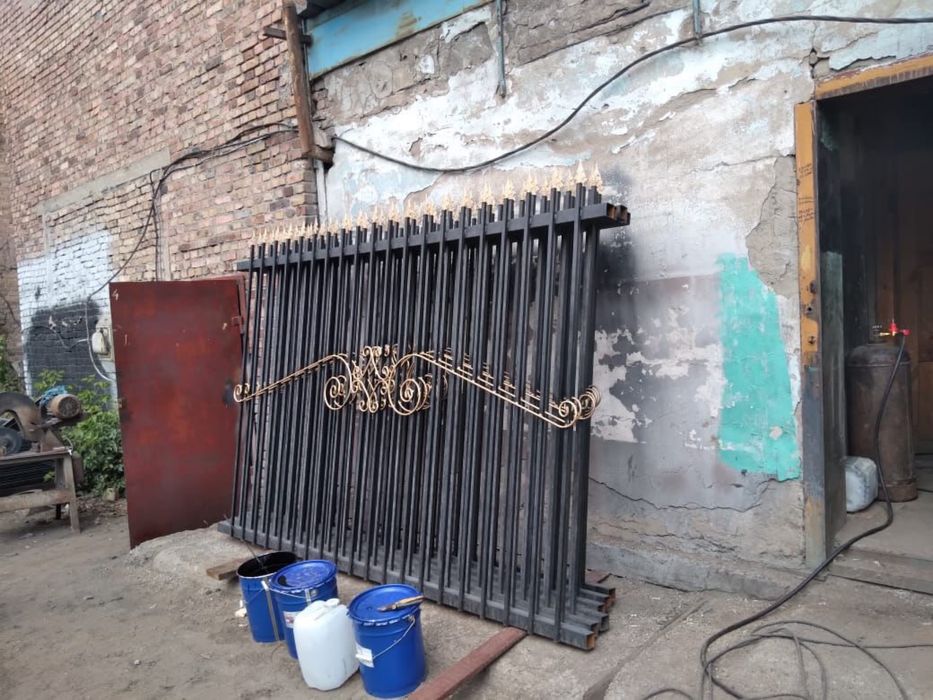 Заборы, перила, навесы