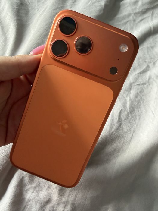 Продаю IPhone 17 pro max