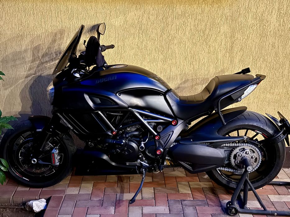 Ducati Diavel Dark