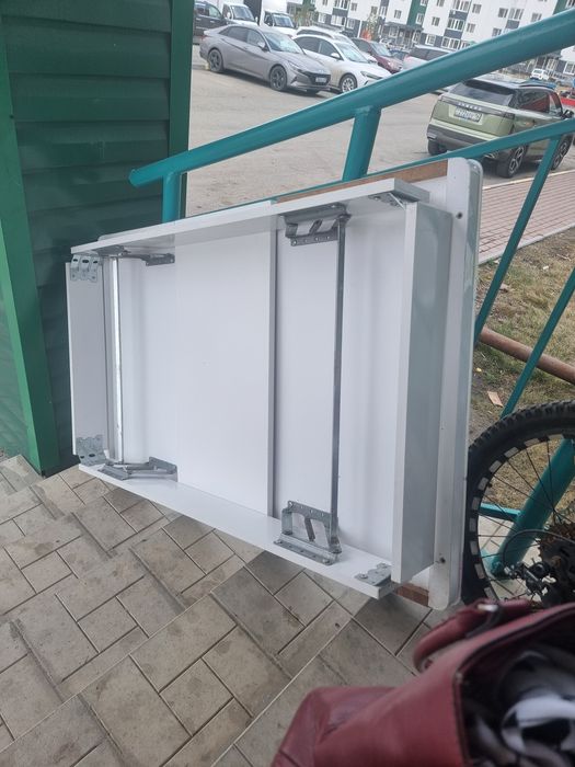 Продам стол со стульями 6 шт