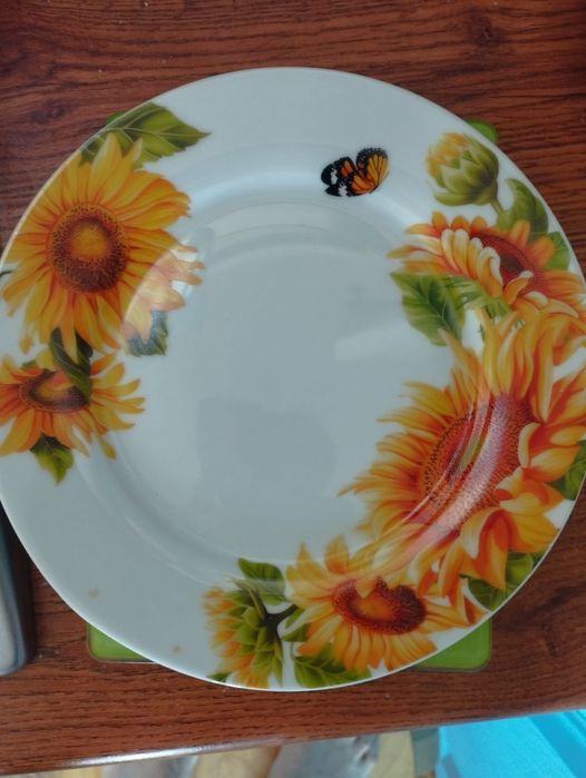 Продам тарелки десертные