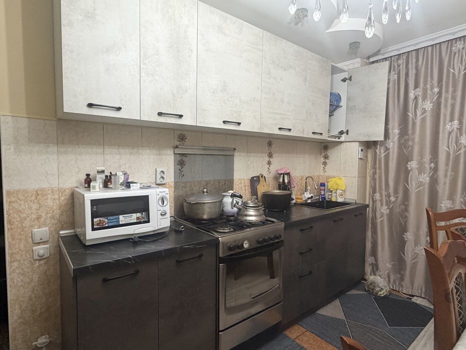 Кухонный гарнитур в отличном состоянии