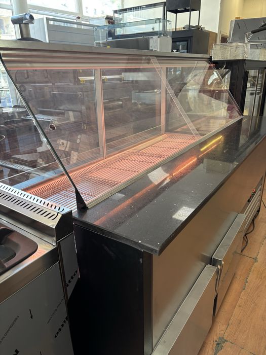 Хладилна витрина за месо и колбаси