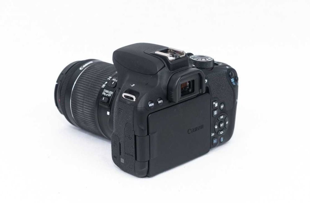 Canon EOS 800D - kit cu obiectiv 18-55mm - 24.000 de cadre - Aparat foto DSLR
