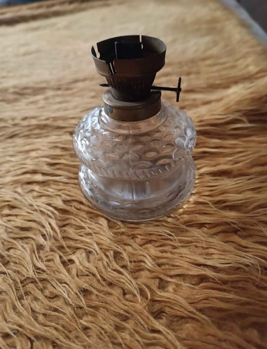 Продавам стара сравнително запазена газена лампа