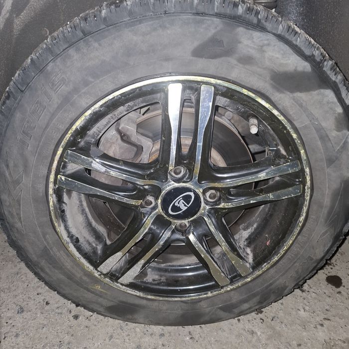 Зимняя резина лада шипы размер 14