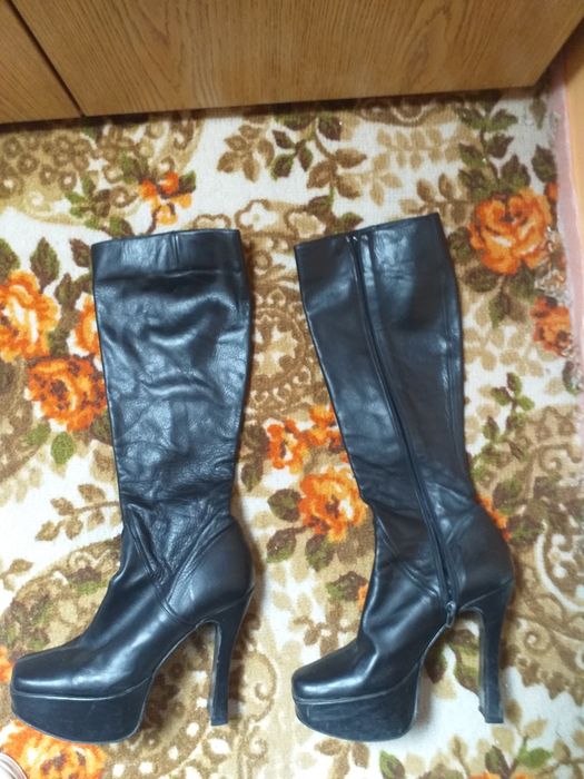 Продавам нови и като нови боти и ботуши.