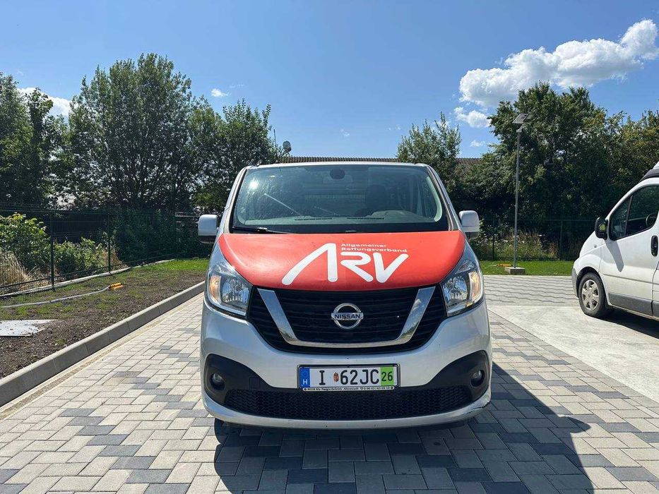 Nissan NV 300 2.0 diesel  GERMANY original passenger