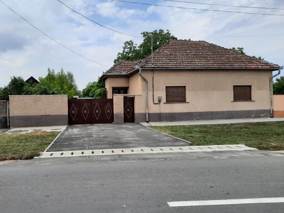 Casă de vanzare  Pecica, județul Arad
