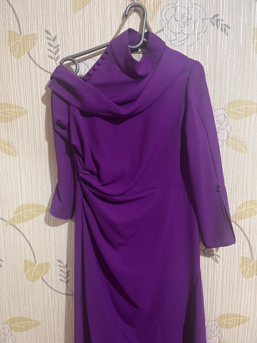 Платье S размера