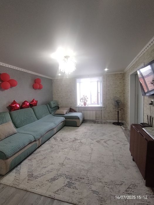 Продам 2- комн квартиру в 7/52, тёплая !!!