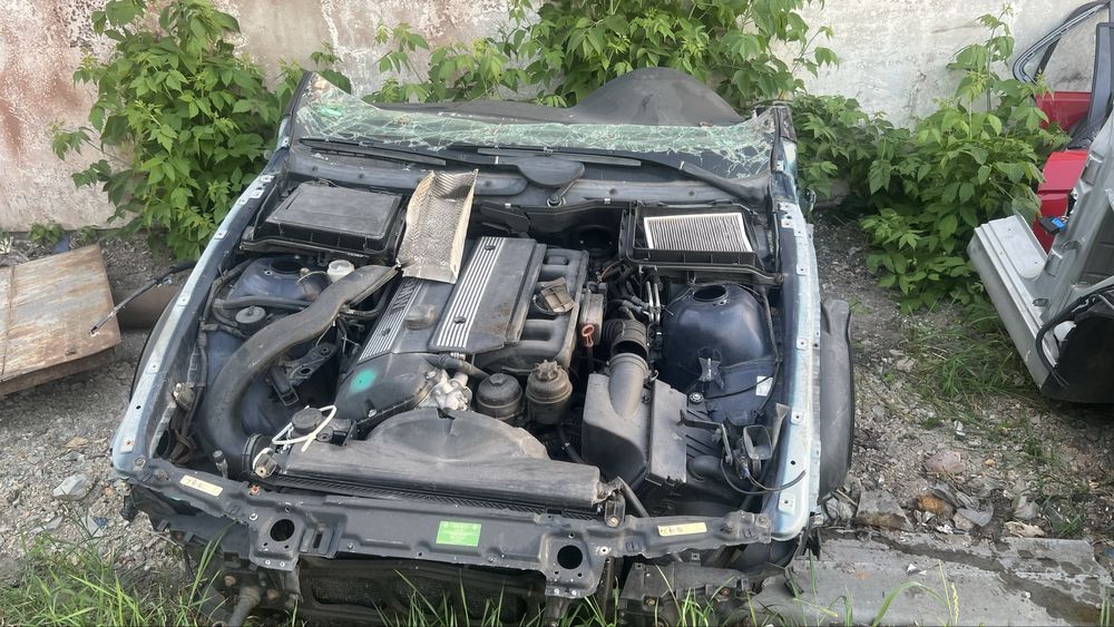 Продам привозные запчасти на бмв е39