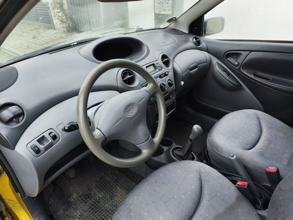 Toyota Yaris 2000