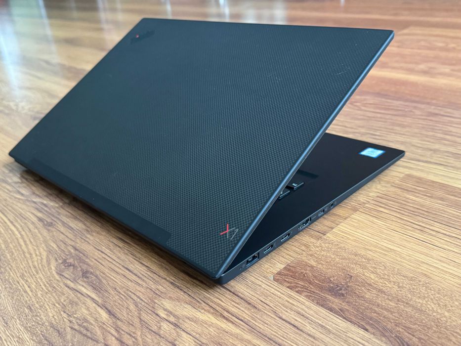 15.6' 4K OLED Touch i7-9850H Lenovo ThinkPad X1 Extreme 16GB RAM/512GB