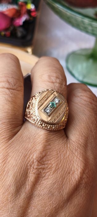 Перстень золотой.