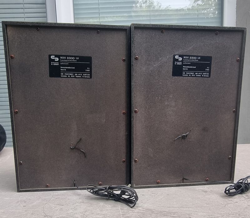 Чифт колони Schneider Midi 2300 LS