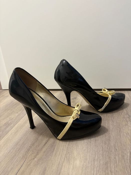 Guess high heels