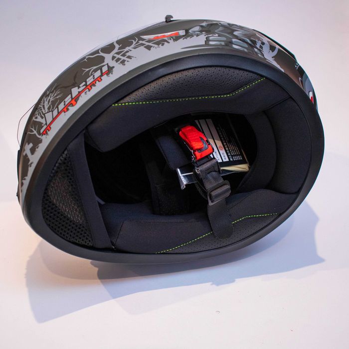 Каска за мотор пистов , скутер , ел. тротинетка др. ( Размер L 59-60)